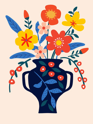 Heldere bloemencompositie in vaas