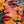Gezicht omringd door flora