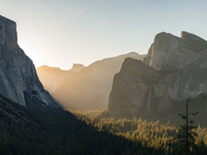 Prachtige natuurprint van bergen