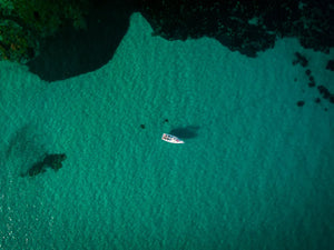 Dromerige waterscape met boot