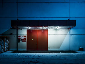 Koude gevel met verlichting